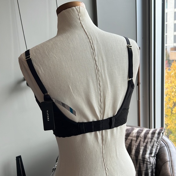 New Natori Bliss Perfection Contour Soft Cup Bralette in Black (723154) - Picture 5 of 9